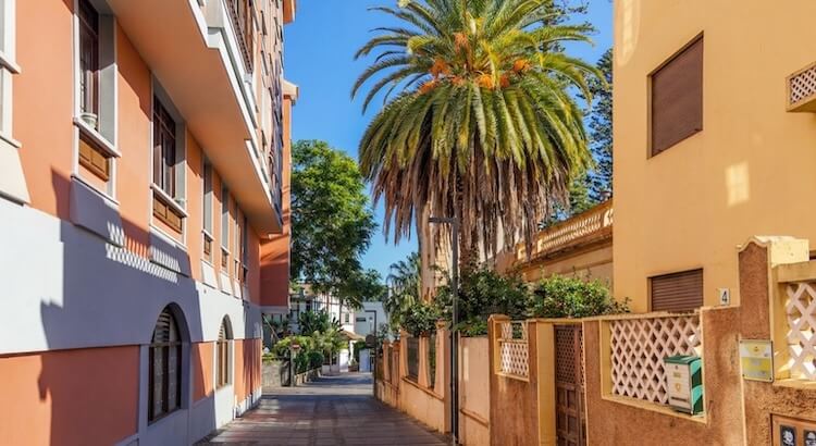 Roof Leaks in Tenerife: What to Do First Before Calling a Company